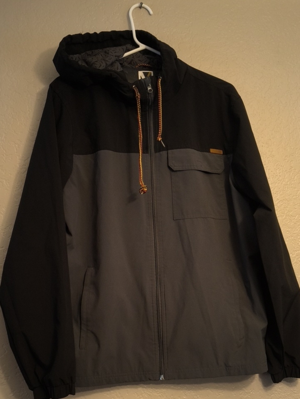 Voyager Men's Medium Two-Tone Windbreaker Hooded Jacket Black & Gray Gorpcore